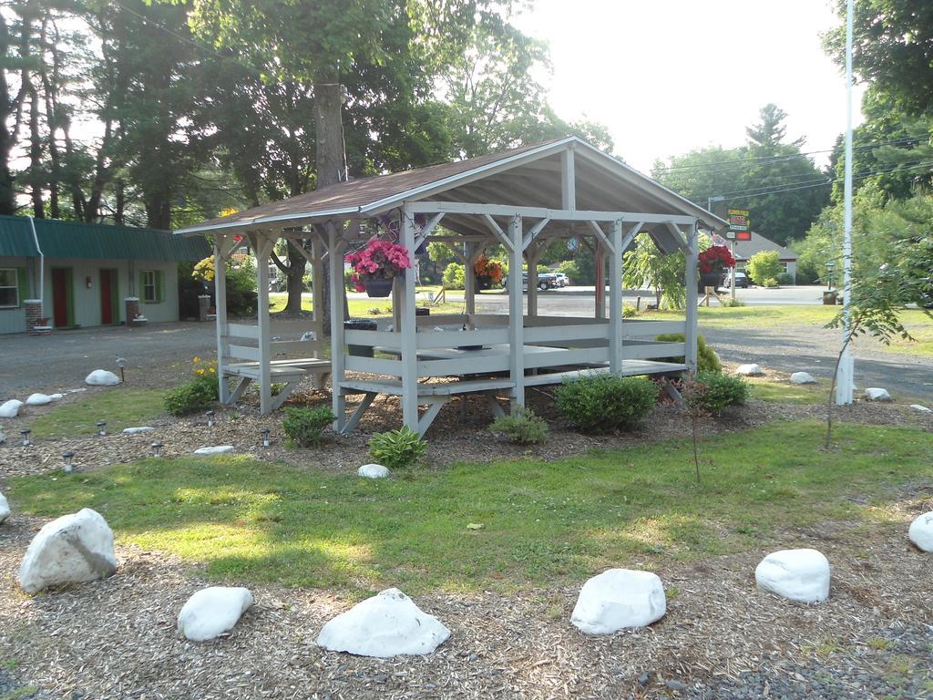 Flower Field Inn And Cottages Stroudsburg Extérieur photo