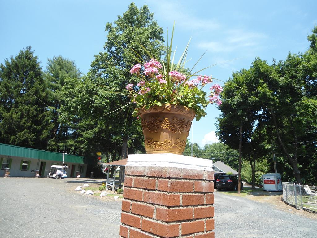 Flower Field Inn And Cottages Stroudsburg Extérieur photo