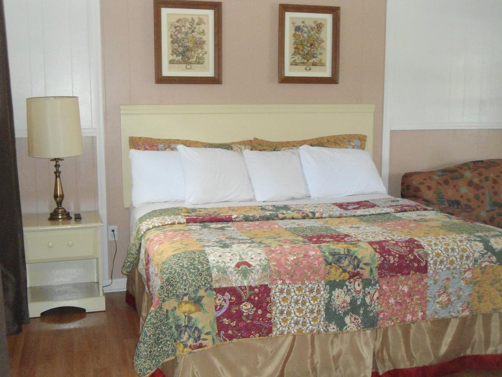 Flower Field Inn And Cottages Stroudsburg Extérieur photo