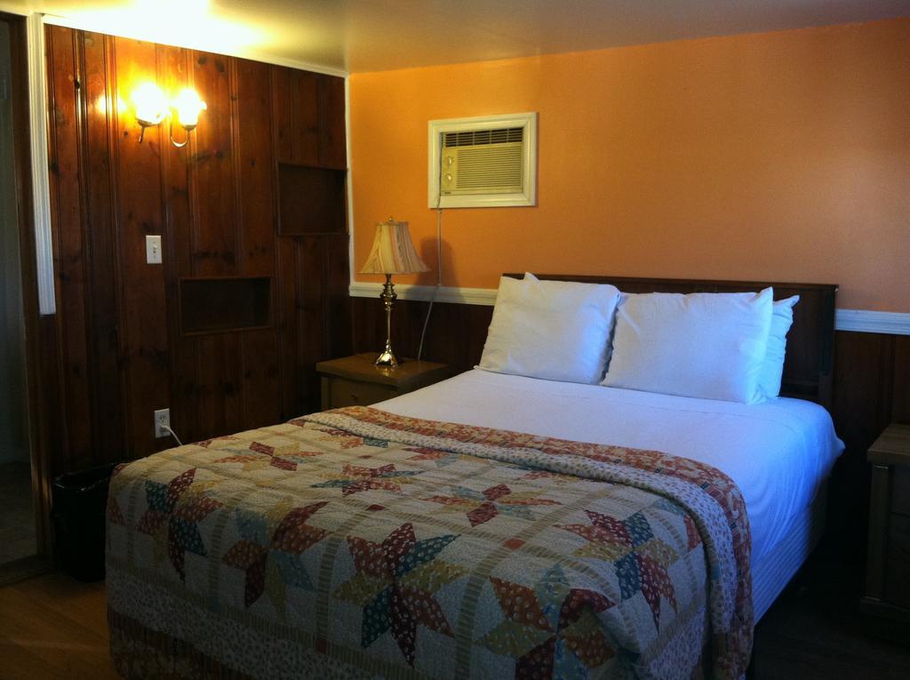 Flower Field Inn And Cottages Stroudsburg Extérieur photo